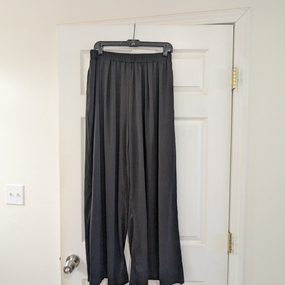 Yozy Beautiful soft Flowy long large pants with pockets - Picture 5 of 9